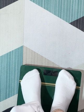 “新袜子怎么搭我都好看?