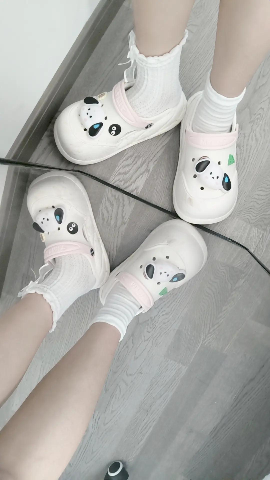 它是穿的哈袜子堆堆袜