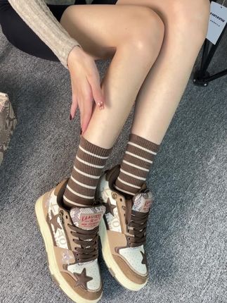 穿袜子的小白鞋哎呦真舒坦