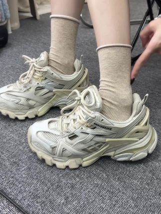 夏日袜子穿搭分享:清爽舒适必备