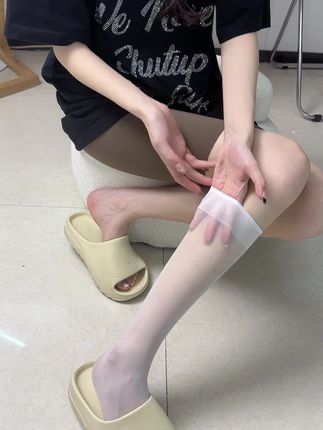 “甜妹穿袜子的恋爱实验