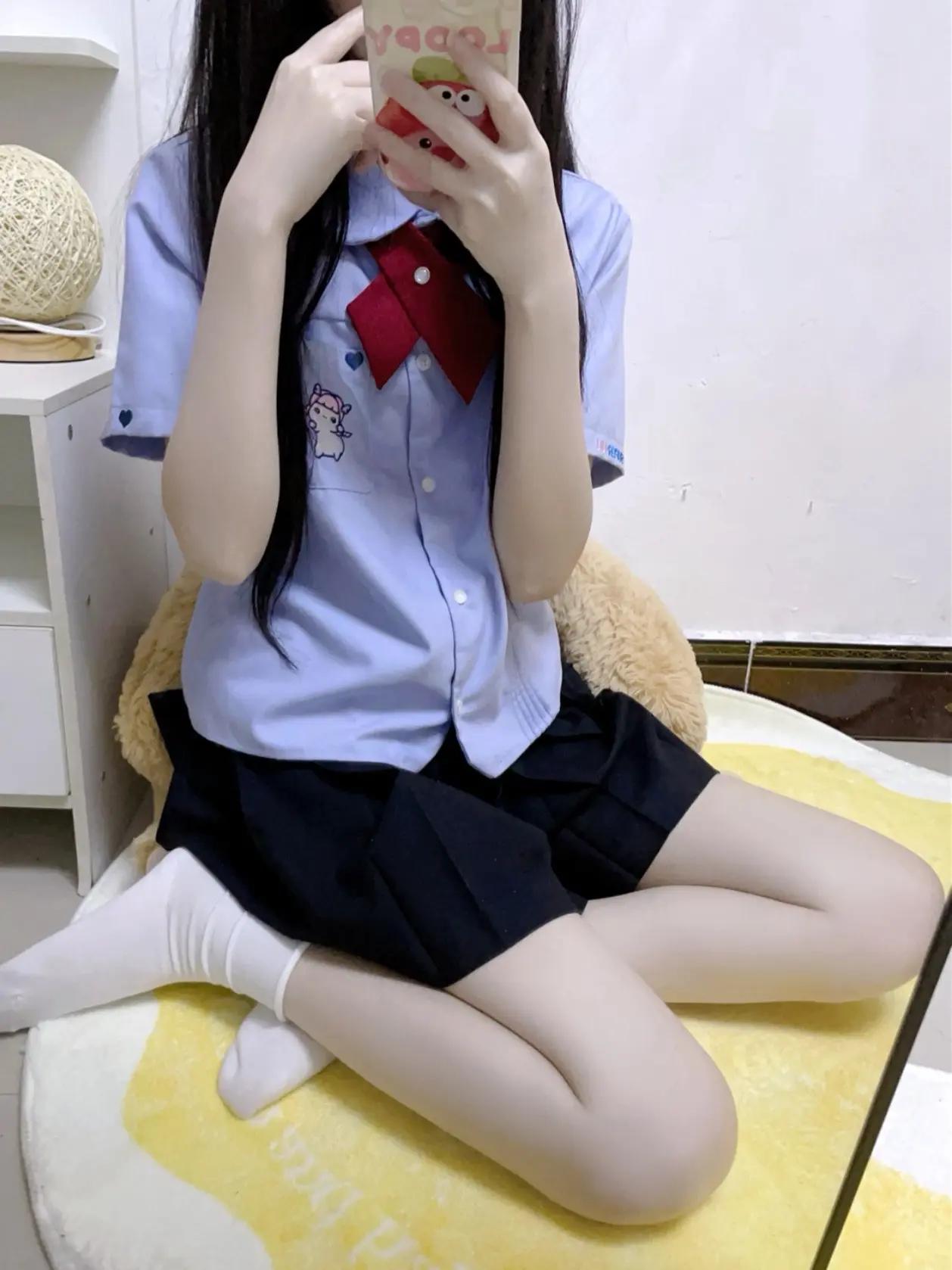 呆萌猴屁股看多只袜