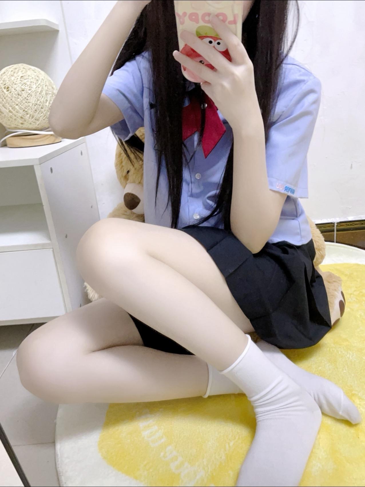 呆萌猴屁股看多只袜