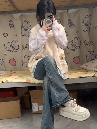 夏日穿运动鞋不闷脚的秘密:轻薄吸汗+束腰防臭