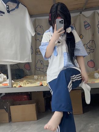 中秋快乐呀都吃的什么馅的月饼中秋节甜妹小个子穿搭 → “中秋节日特色糕点高跟鞋搭配