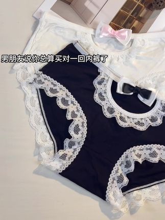 复古锁骨勾勒自然曲线