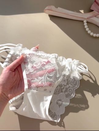 - 女性原味提臀内裤
- 弹力收腹性感女士底裤