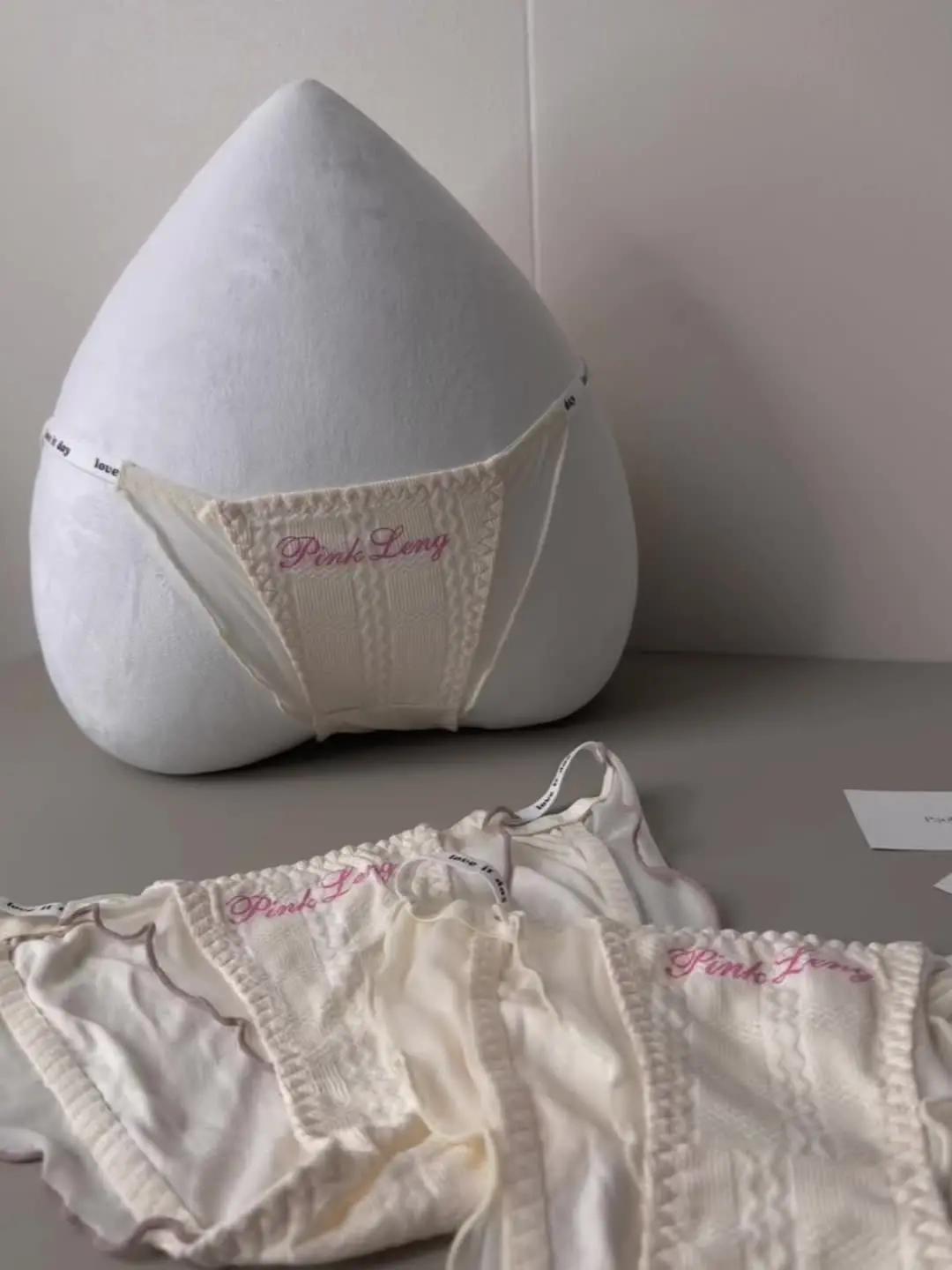 /"这件运动聚拢文胸绝绝子,太好看了吧