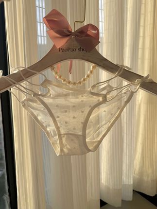 无痕聚拢文胸让胸部更圆润饱满