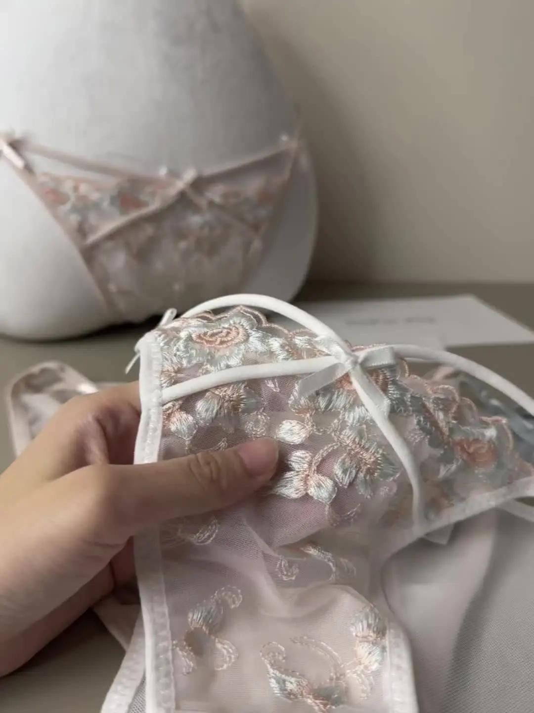 今天你还在穿其他颜色的聚拢原味内衣吗