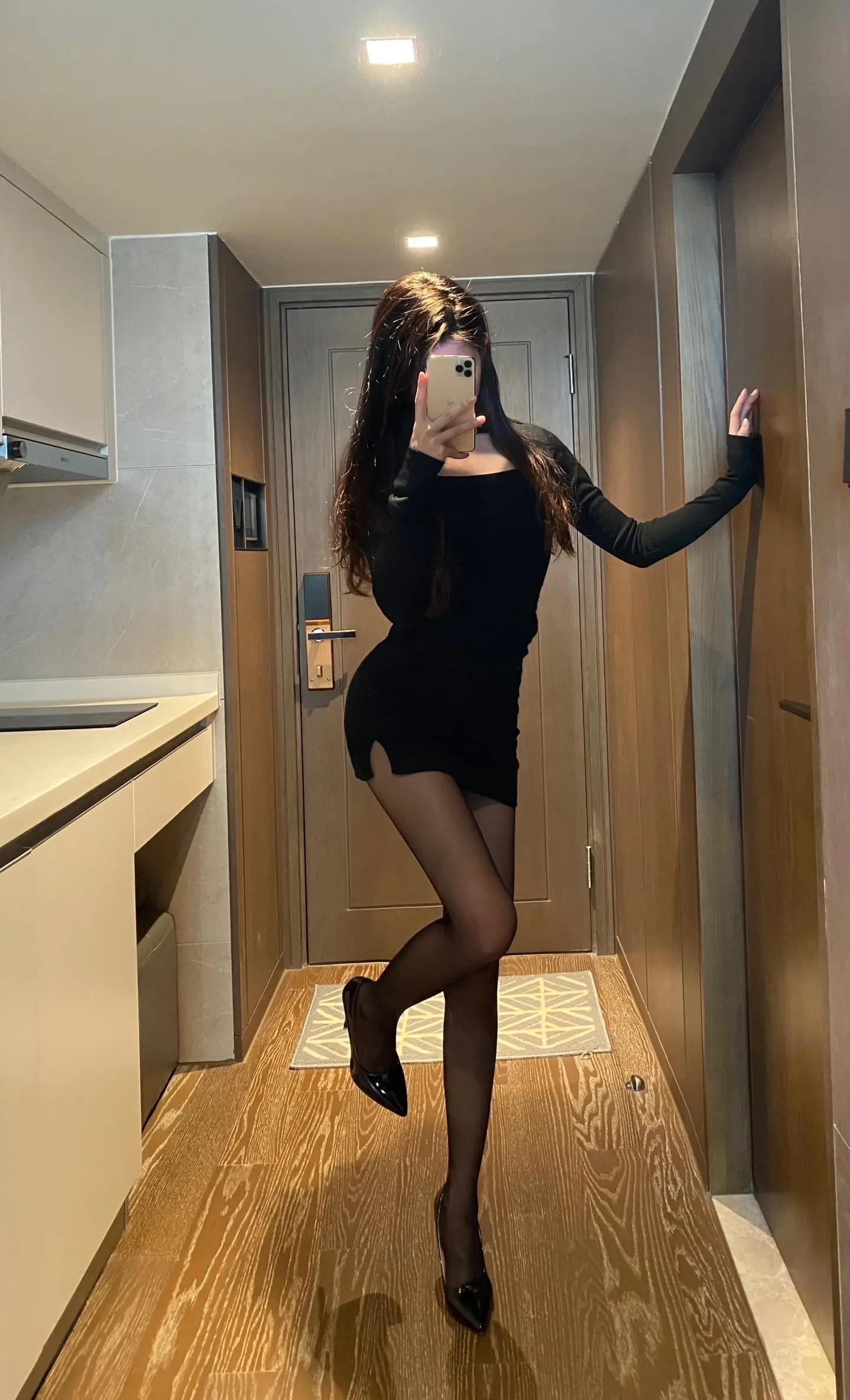 原味丝袜:黑色美腿诱惑的秘密!