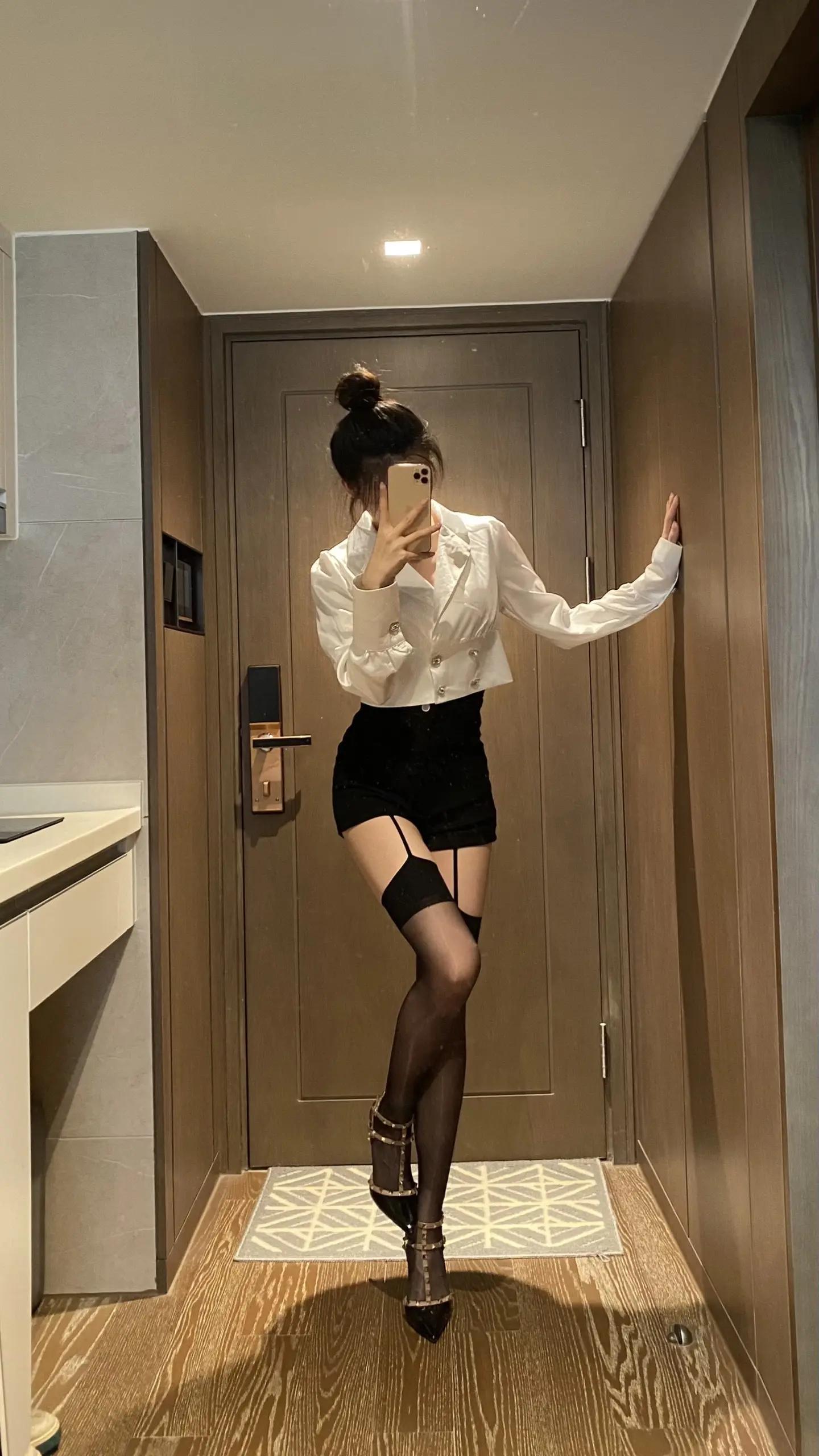 原味黑色丝袜!让人忍不住多看两眼