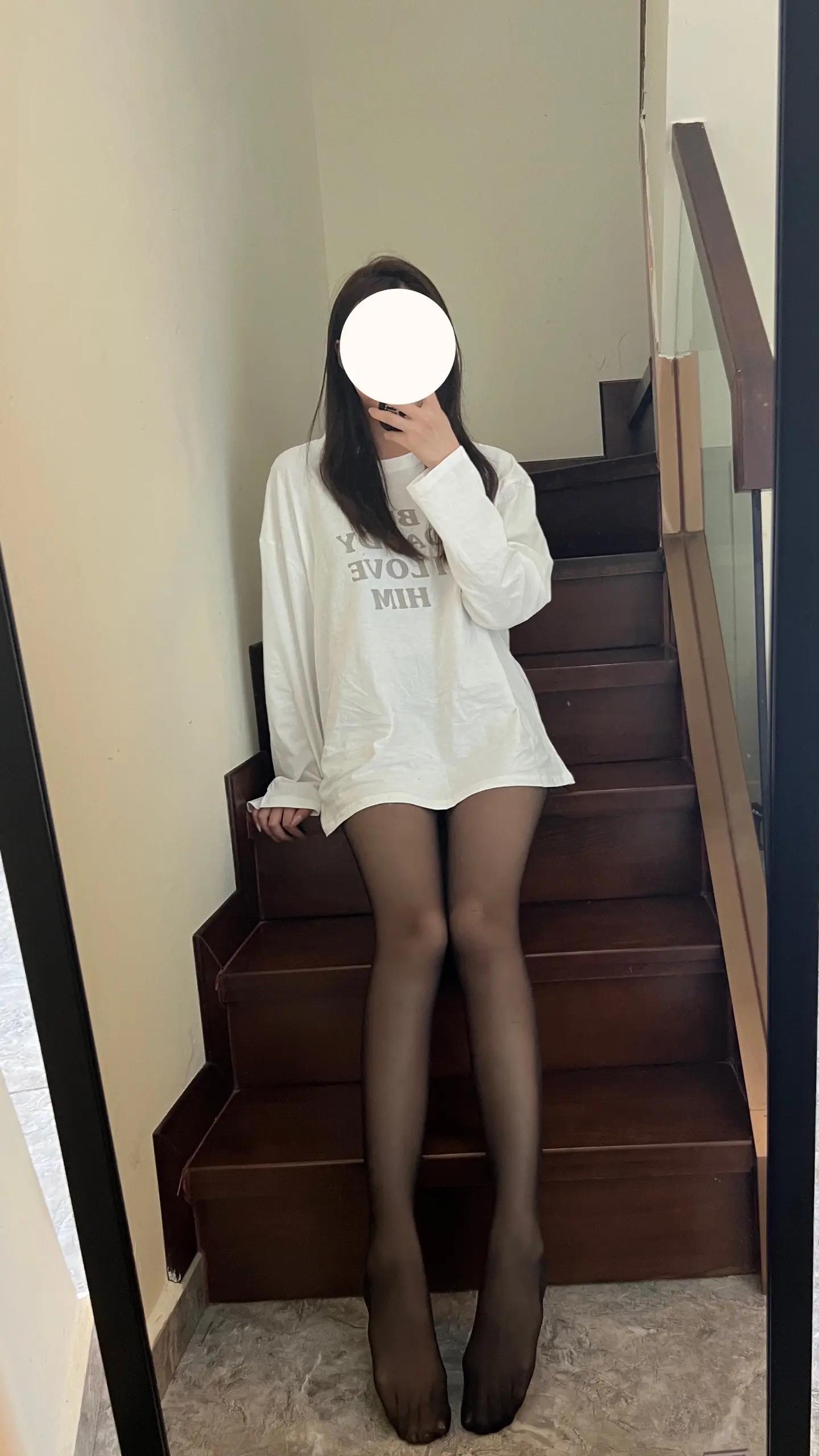 自在原味感穿搭黑丝自拍