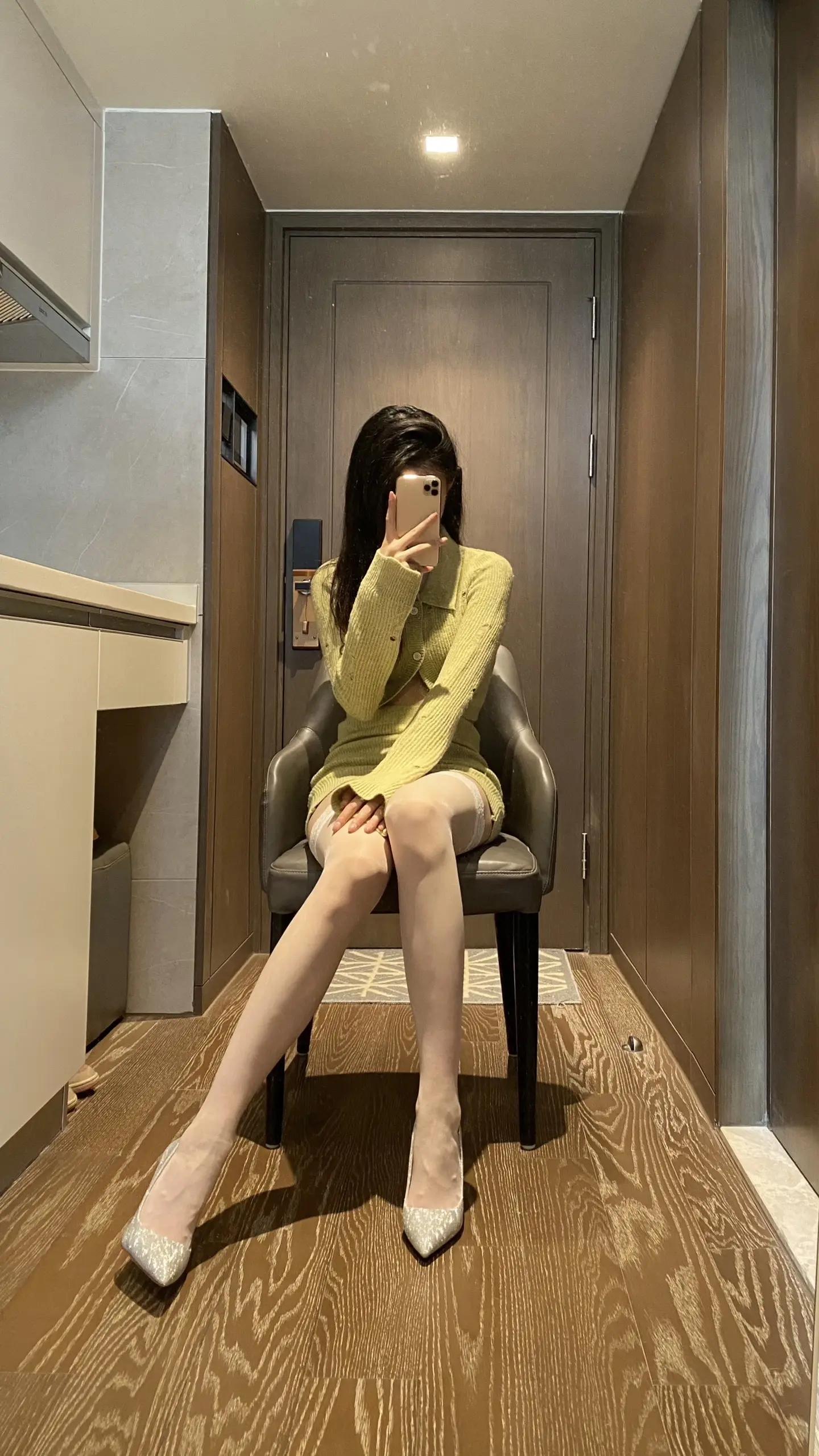 原味丝袜:从诱惑到恋足的魅力之旅