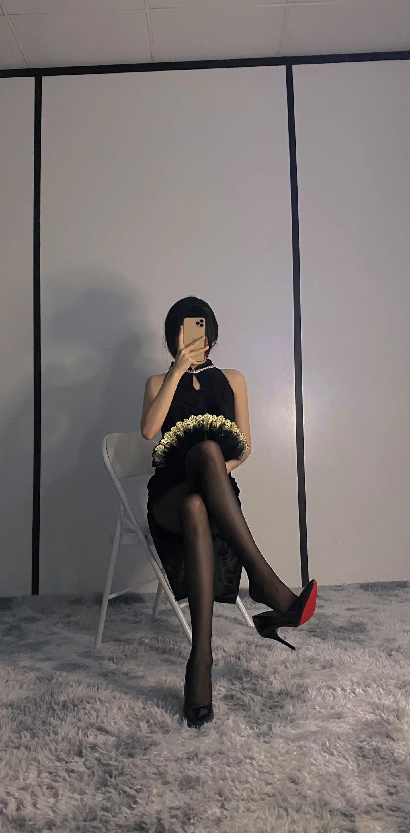 原味丝袜:天然材质的魅力诱惑