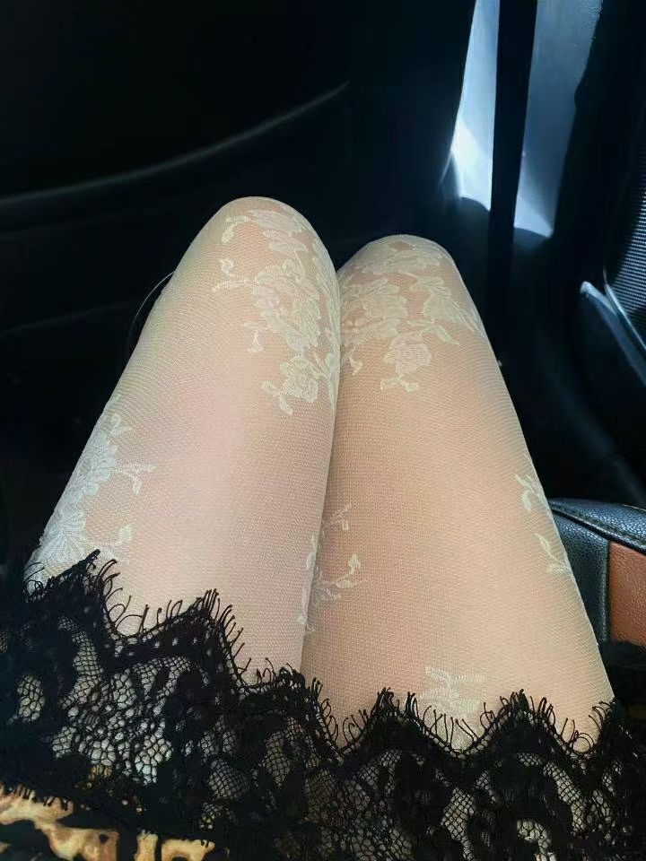 纯天然原味丝袜展现魅力