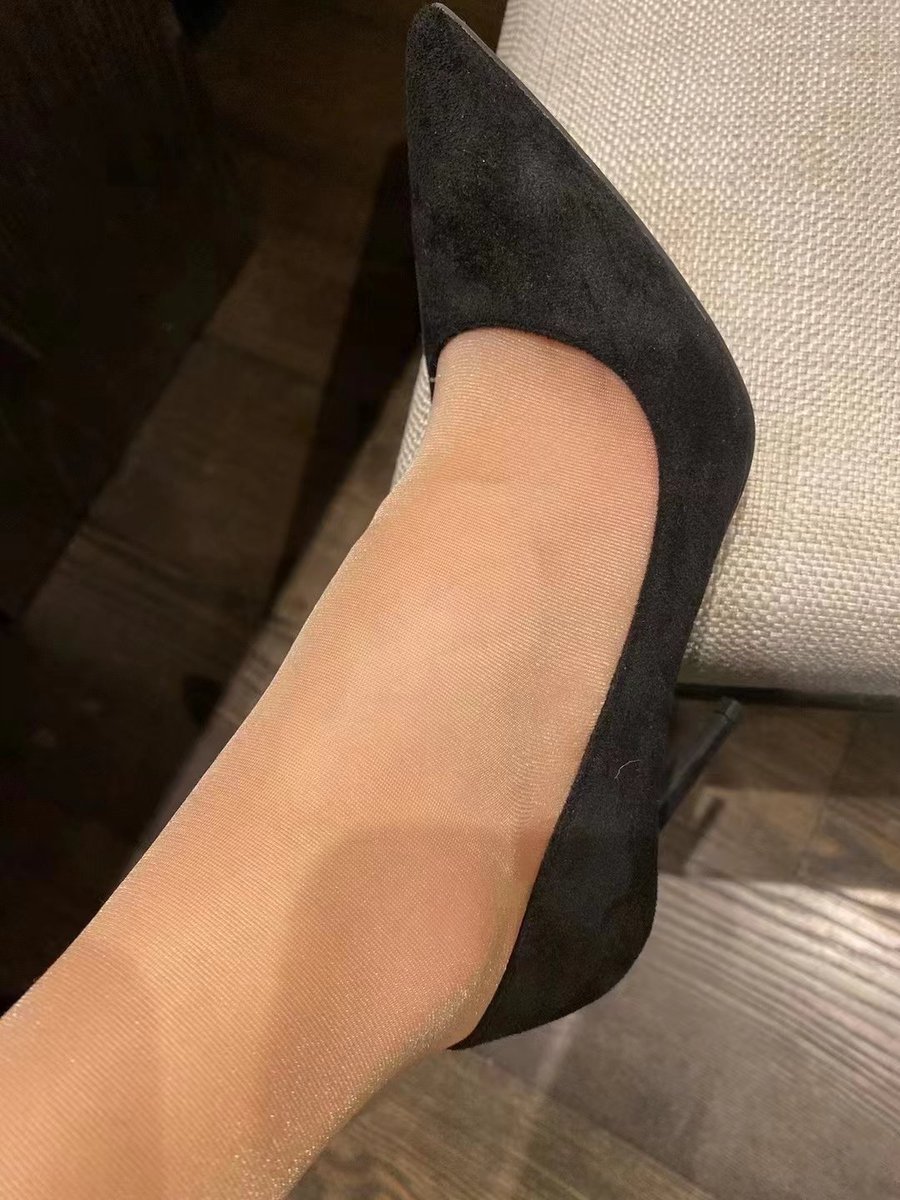 纯欲风黑丝穿搭 对镜拍出大片感