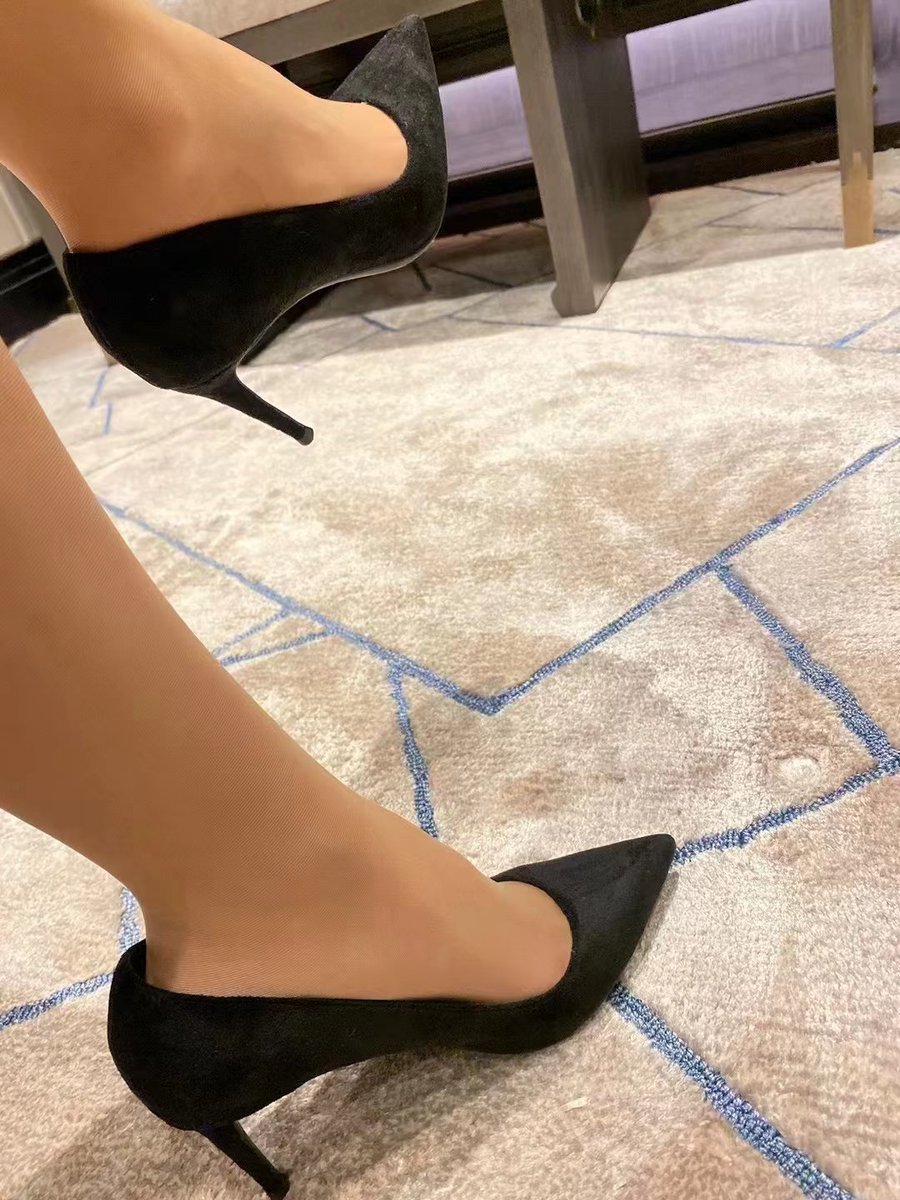 纯欲风黑丝穿搭 对镜拍出大片感