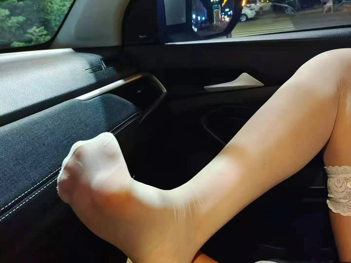 纯天然原味丝袜 女孩最爱白丝美腿少女