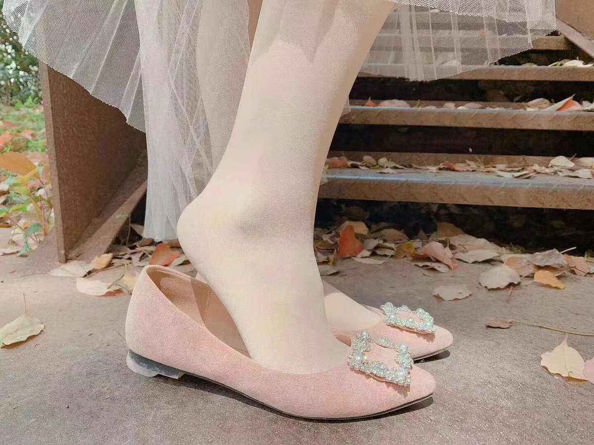 显瘦遮瑕疵 原味丝袜包裹性感腿部曲线