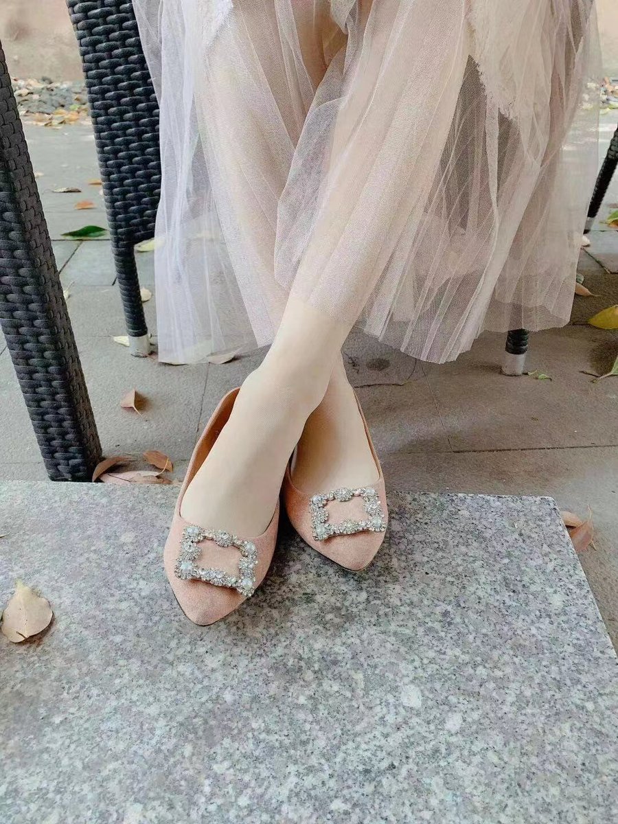 显瘦遮瑕疵 原味丝袜包裹性感腿部曲线