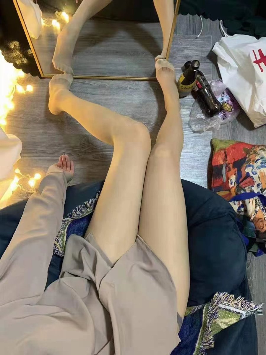 黑丝原味,腿上秀