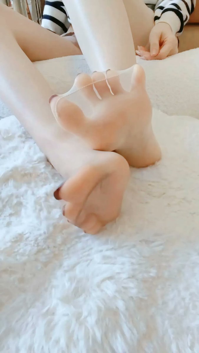 因为感受不到爱关注女性原味 先逃人员穿对镜拍丝袜