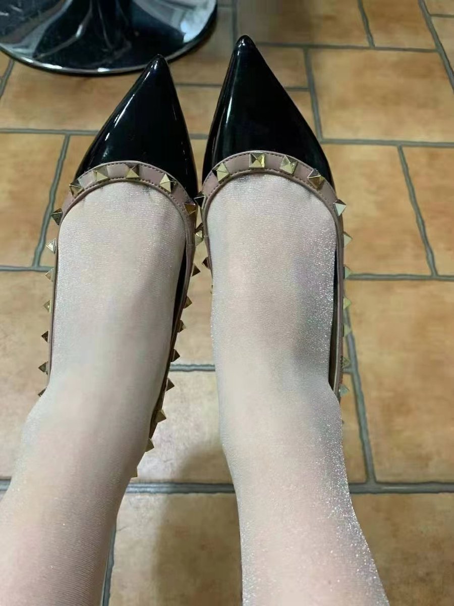 原味丝袜,展现迷人美腿魅力