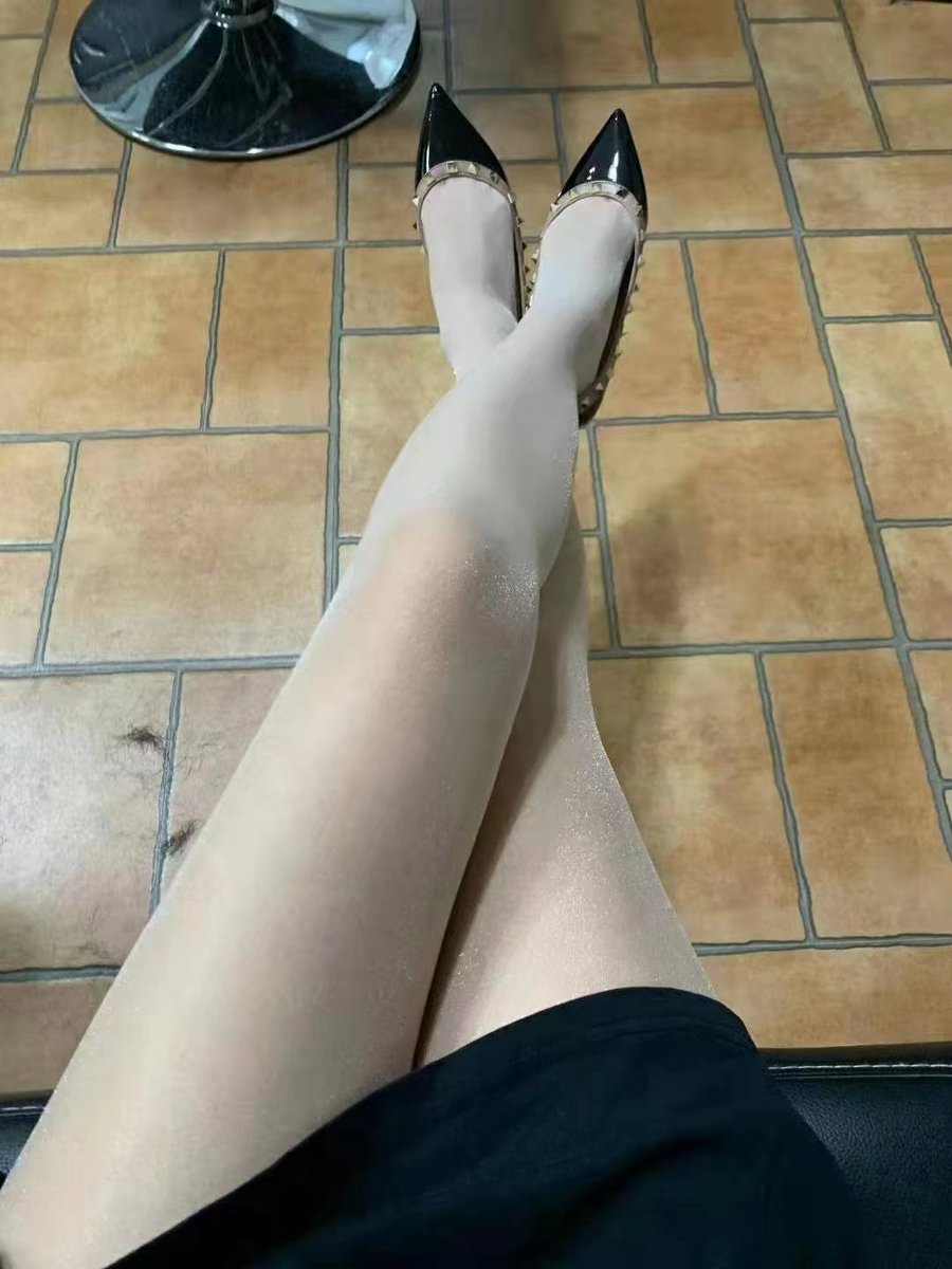 原味丝袜,展现迷人美腿魅力