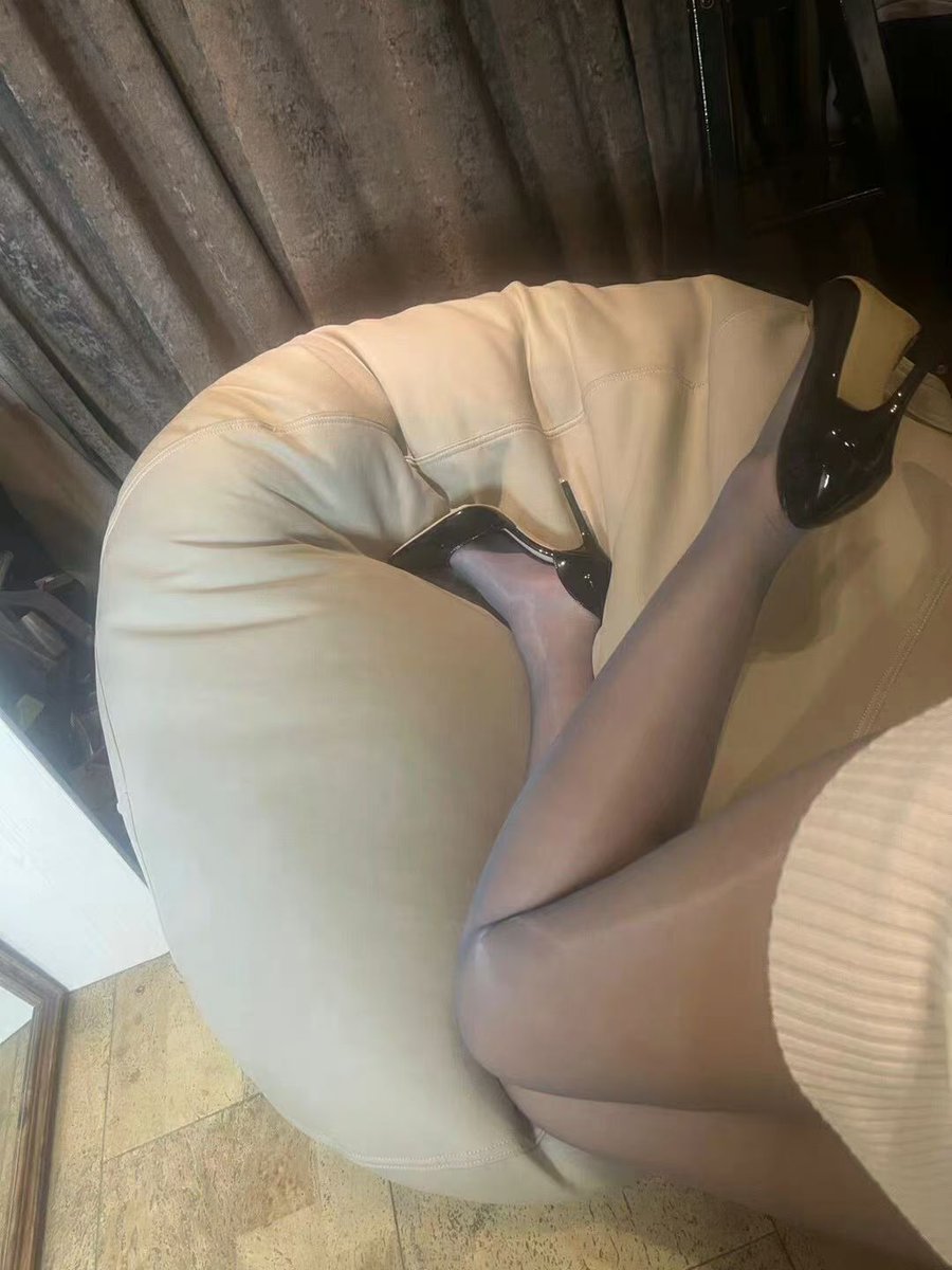 十八一的原味丝袜硬曲硬图默丁