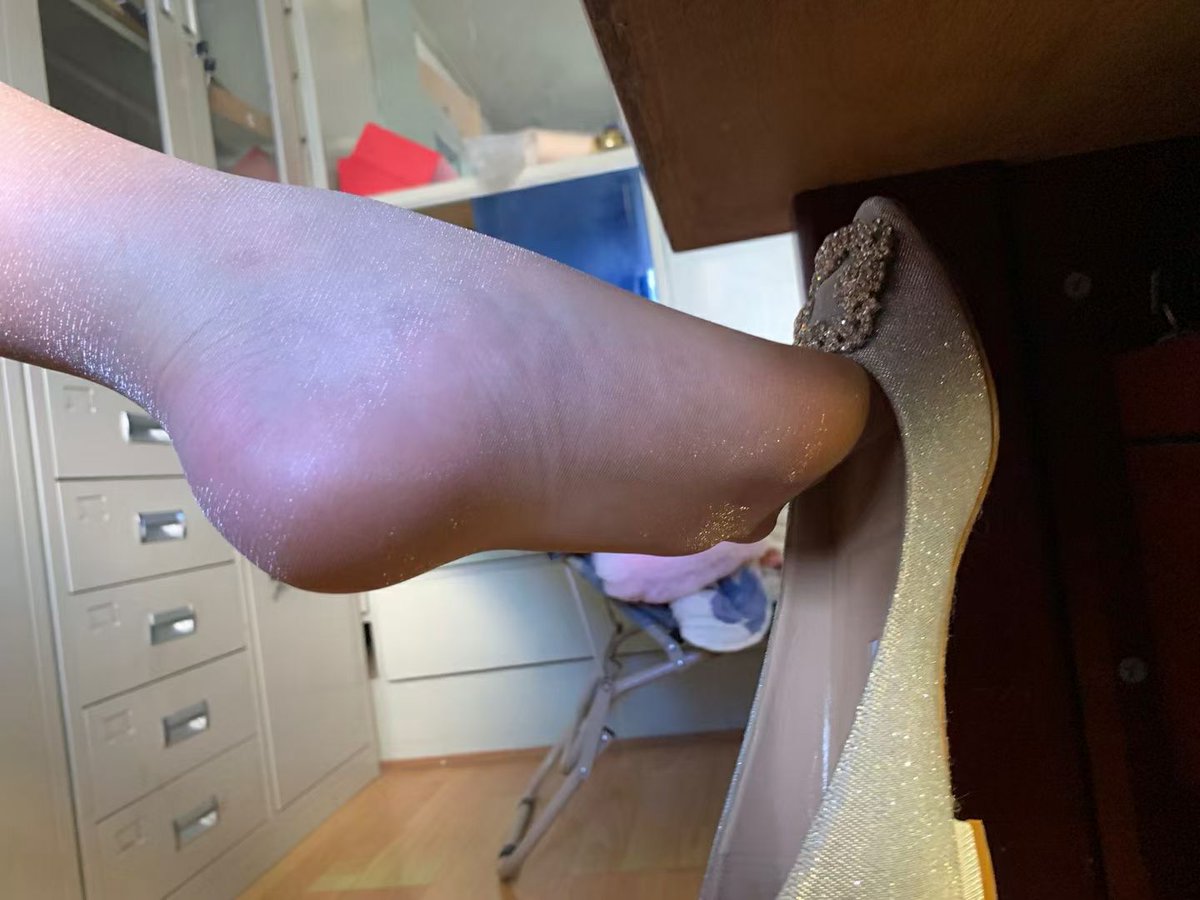 原味丝袜拍腿照显美腿