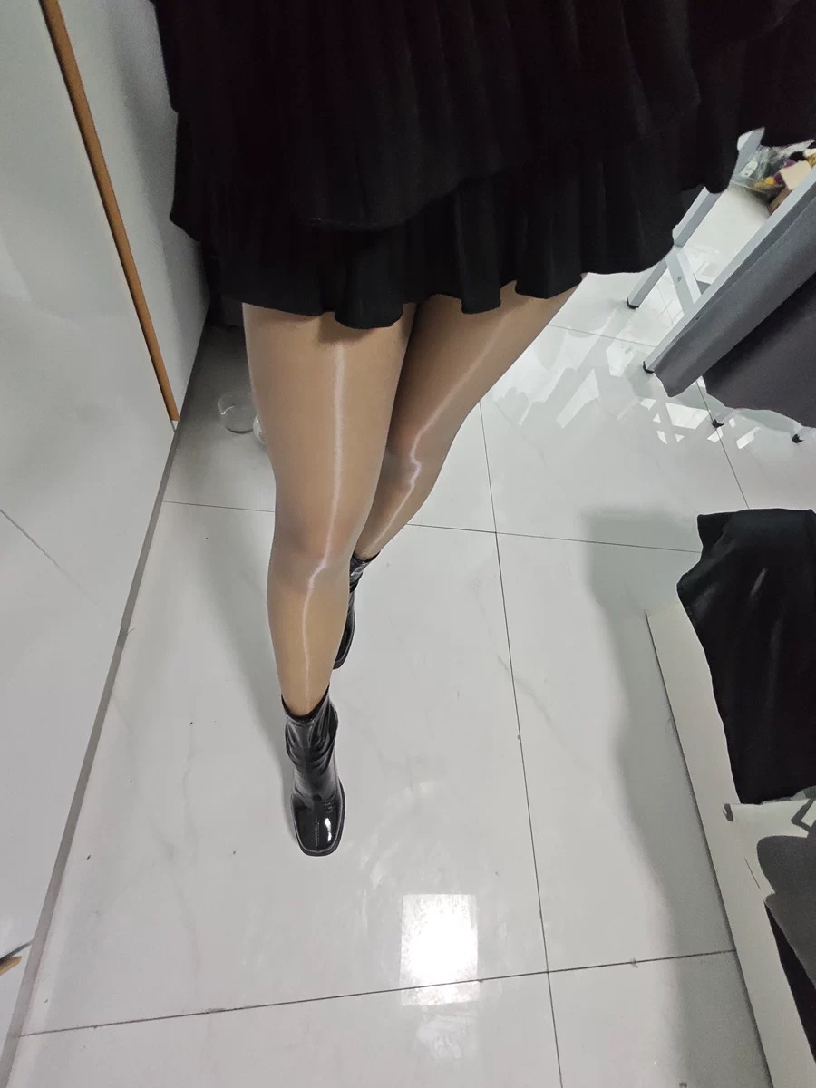 原味丝袜:女性私密部位的最佳伴侣