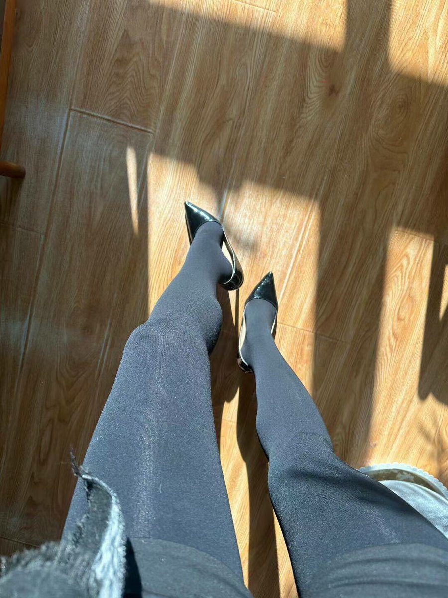 纤足魅影 高跟鞋下的私密风景