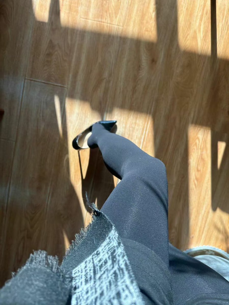 纤足魅影 高跟鞋下的私密风景