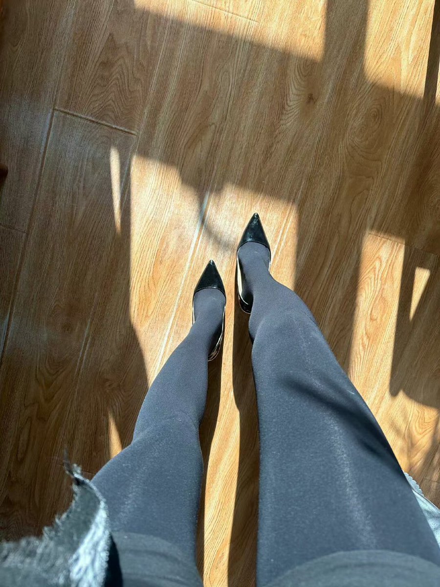 纤足魅影 高跟鞋下的私密风景