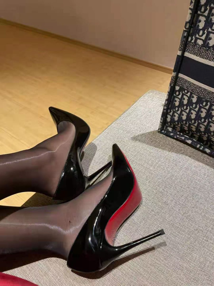 轻松自在!原味丝袜完美贴合你的肉腿