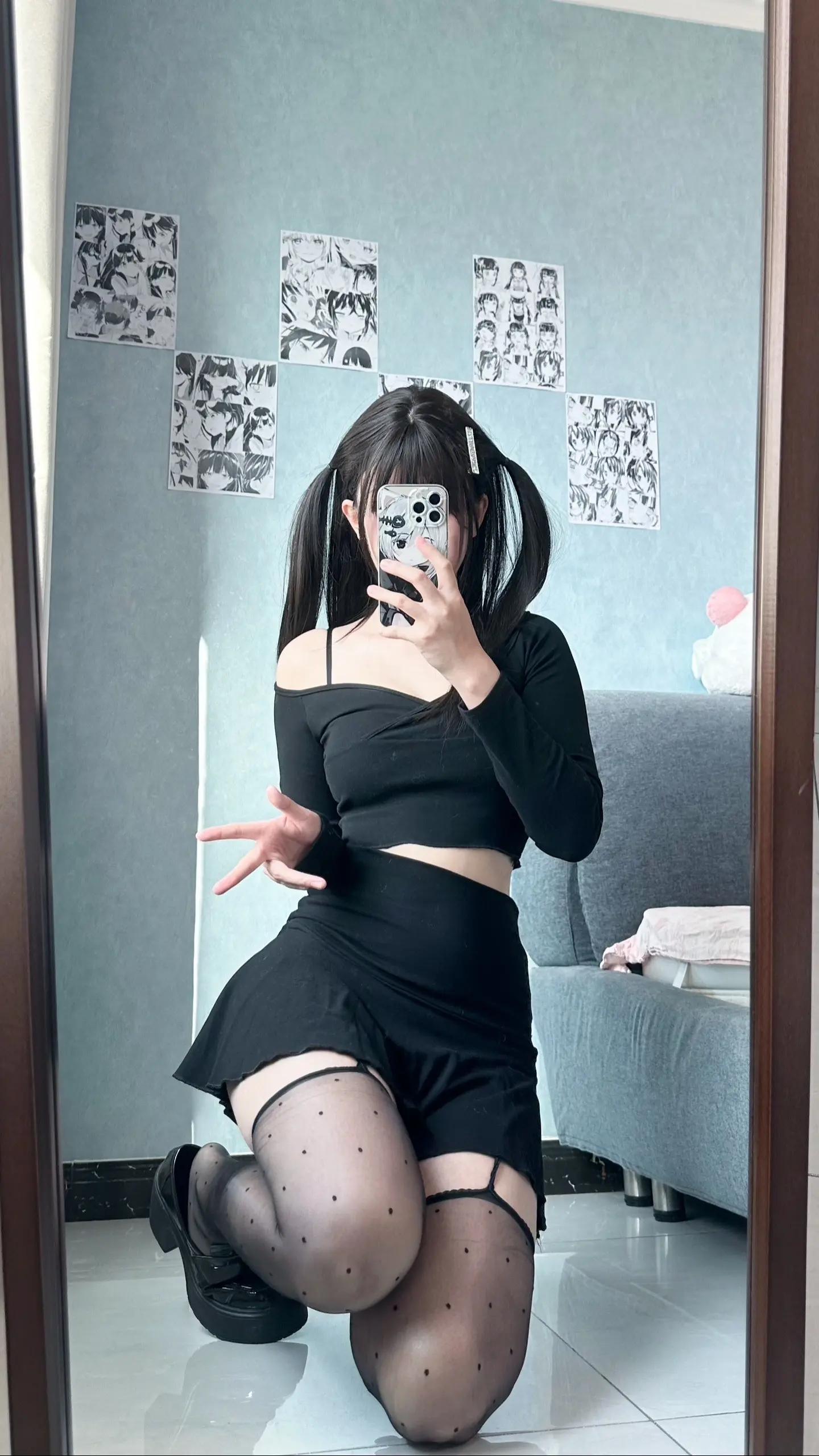 建议将原标题改为:“原味撩人 丝袜美腿 高跟诱惑”