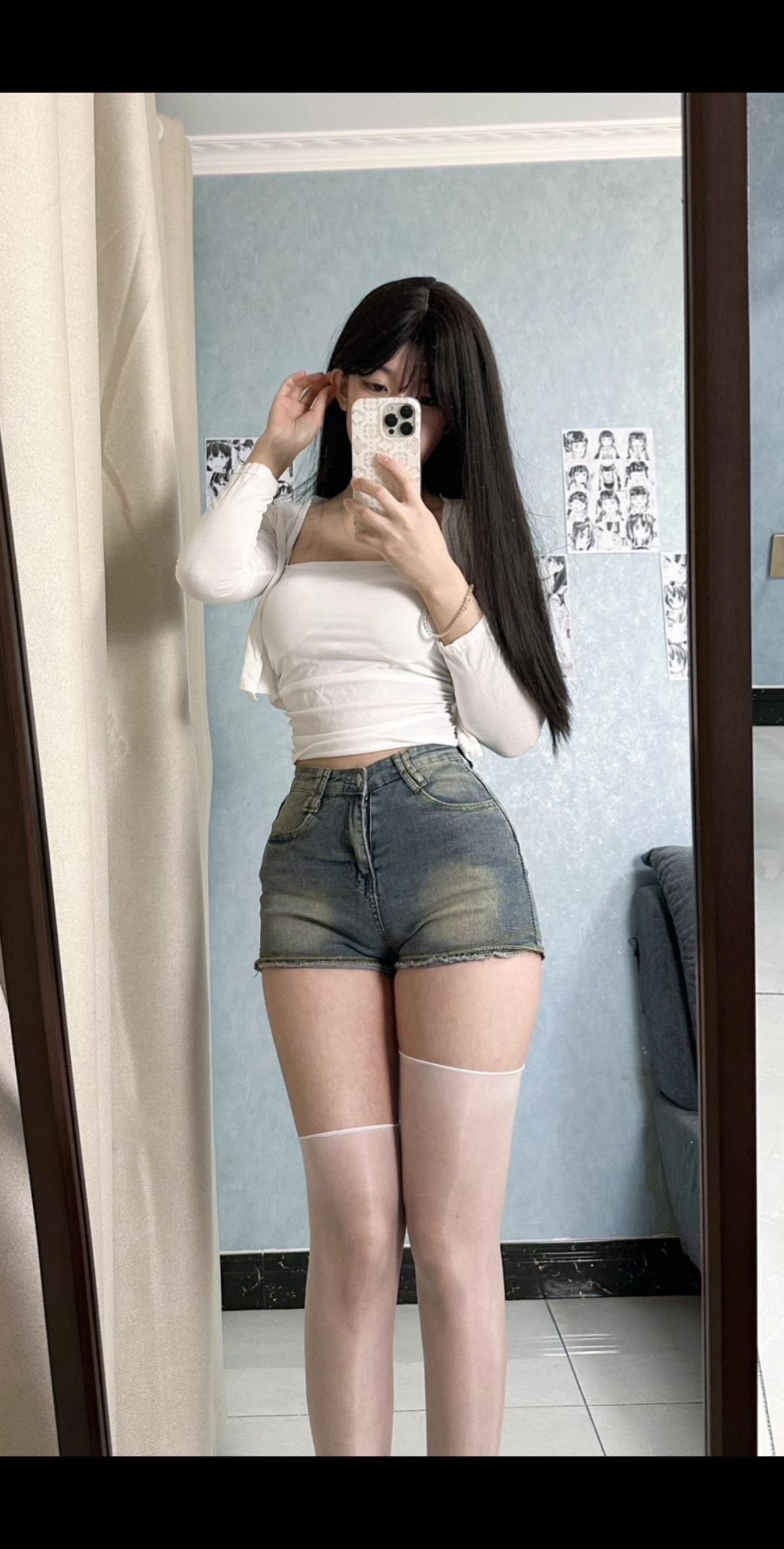 这个夏天的穿搭秘密:我的原味丝袜日常