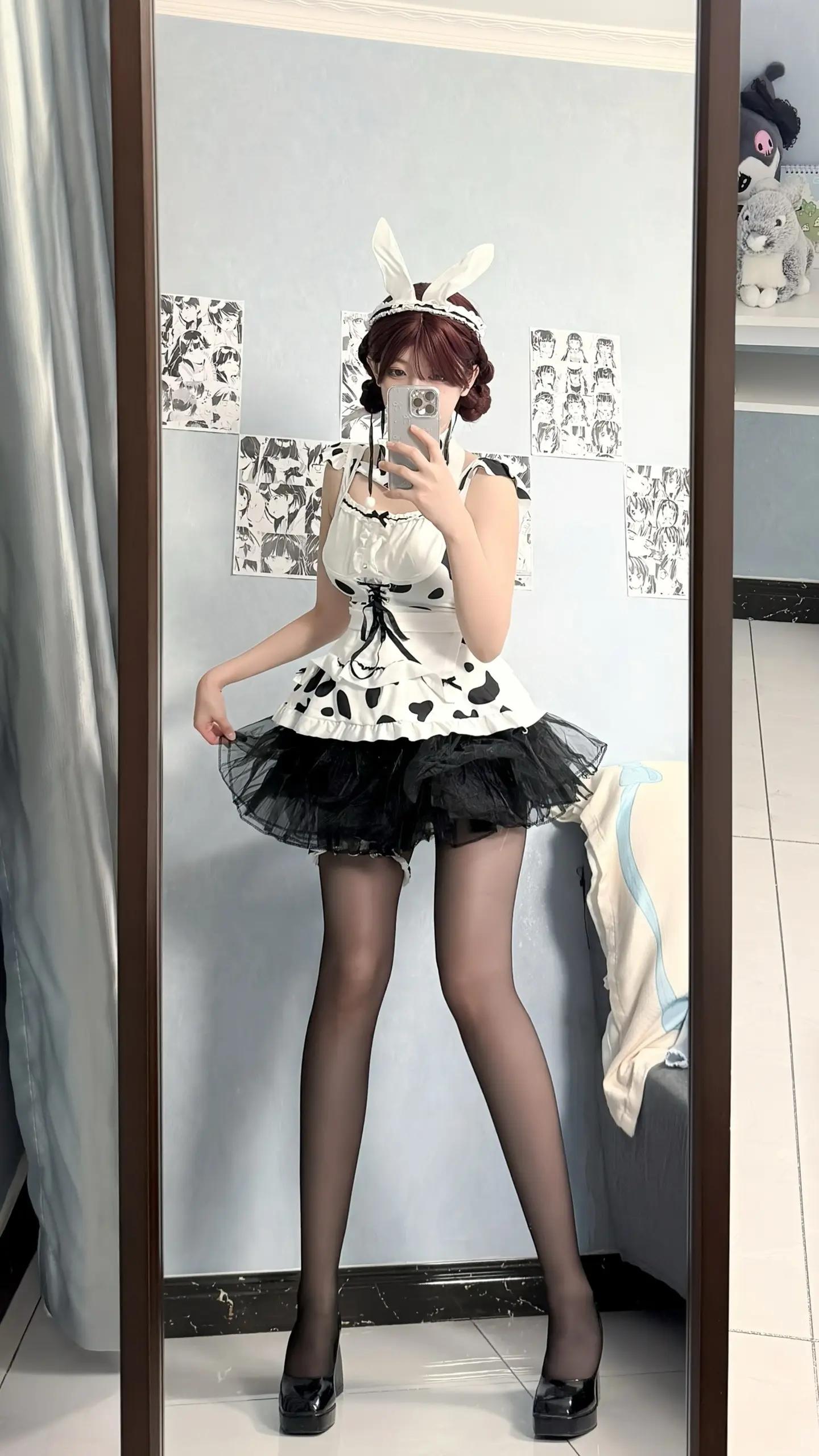 美腿原味丝袜大赛
建议结合图片展示不同角度的丝袜美感